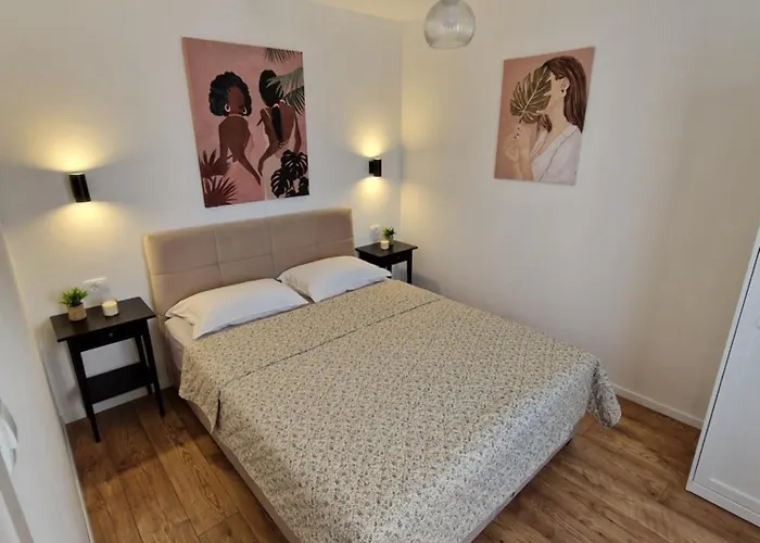 Διαμέρισμα Roza 3 *