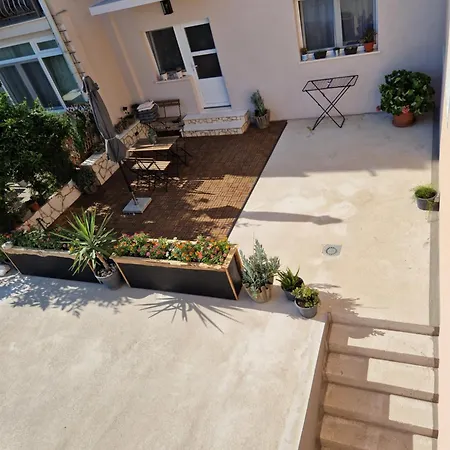 Roza 3 Apartment *