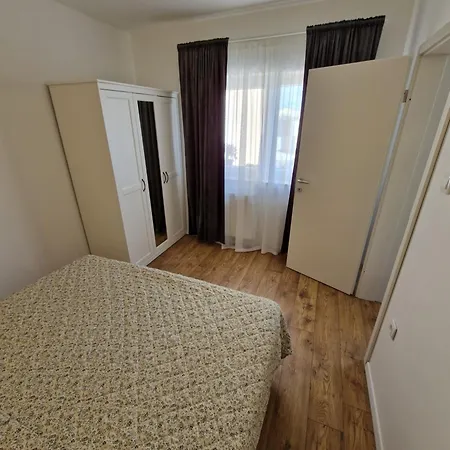 Roza 3 Apartment